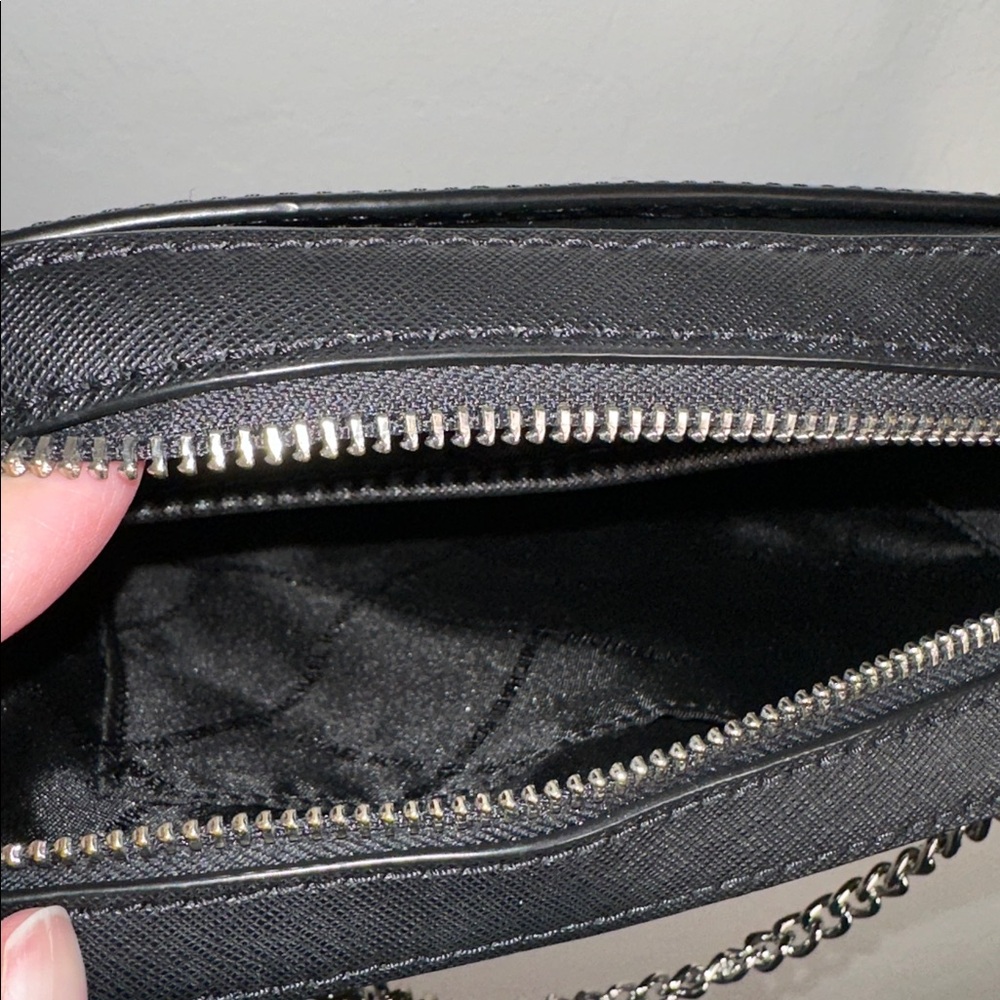 Michael Kors Jet Set Large Crossbody Bag - Picture 4 of 9